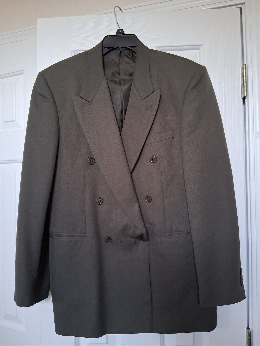 Men's Double-Breasted Olive Blazer - Classic Tailored Style